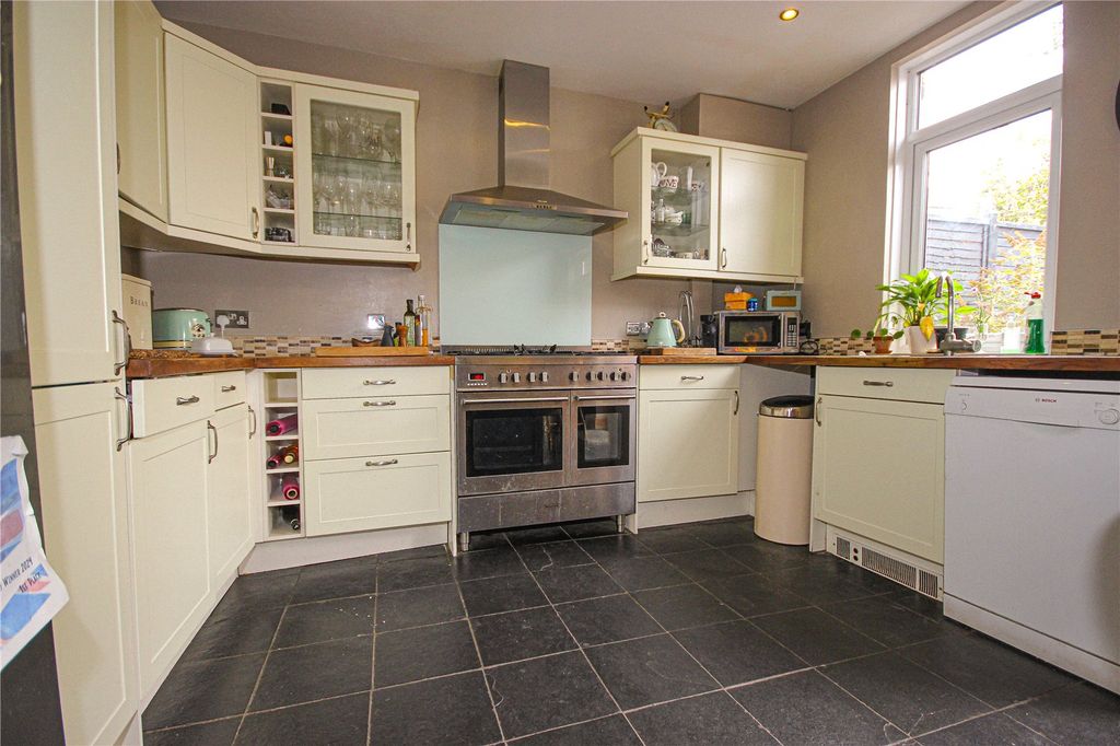 Property photo 3 of 15 Picture No. 04