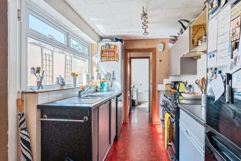 Property photo 2 of 24