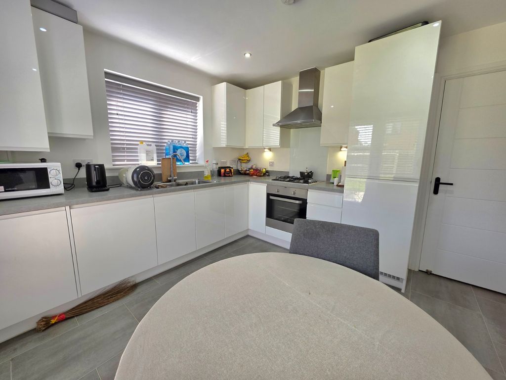 Property photo 3 of 10 Kitchen/Diner