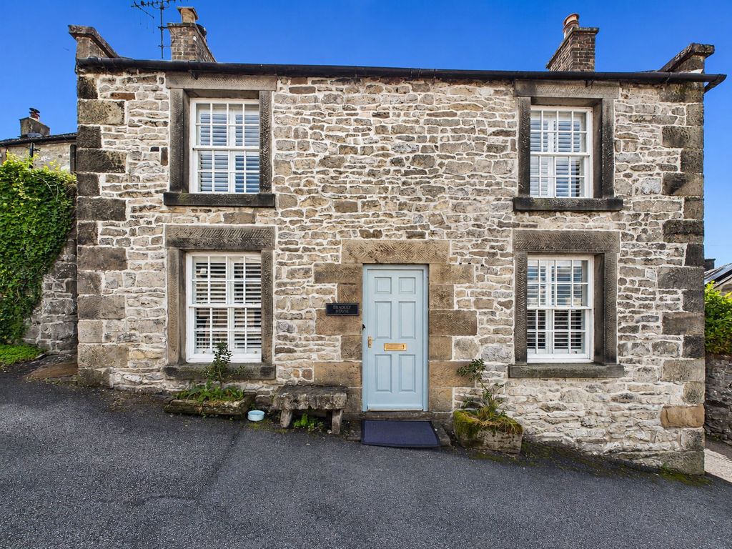 Property photo 1 of 31