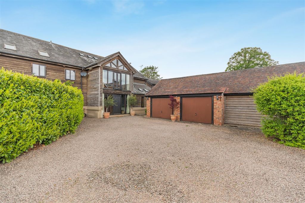 Property photo 1 of 30