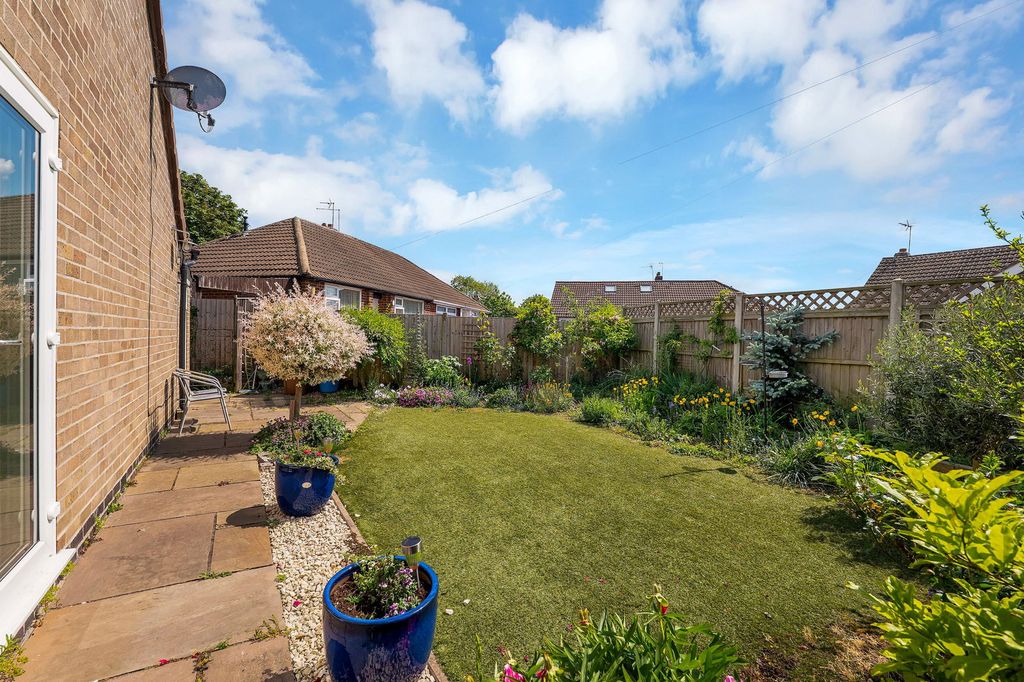 Property photo 2 of 33