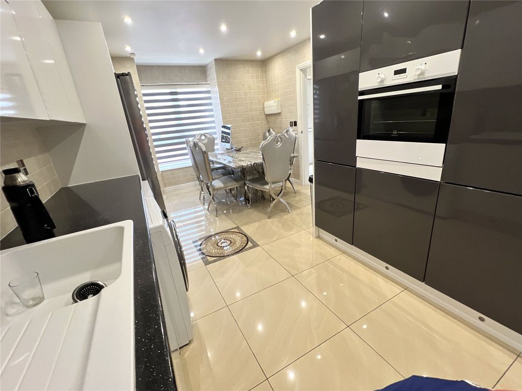Property photo 3 of 15 Kitchen/Diner