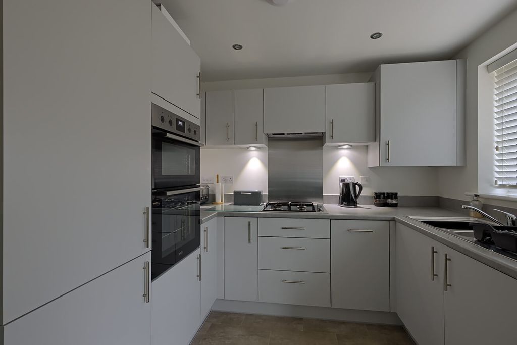 Property photo 3 of 13 2739033