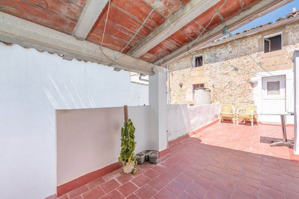 Property photo 3 of 19 Terrace (1)