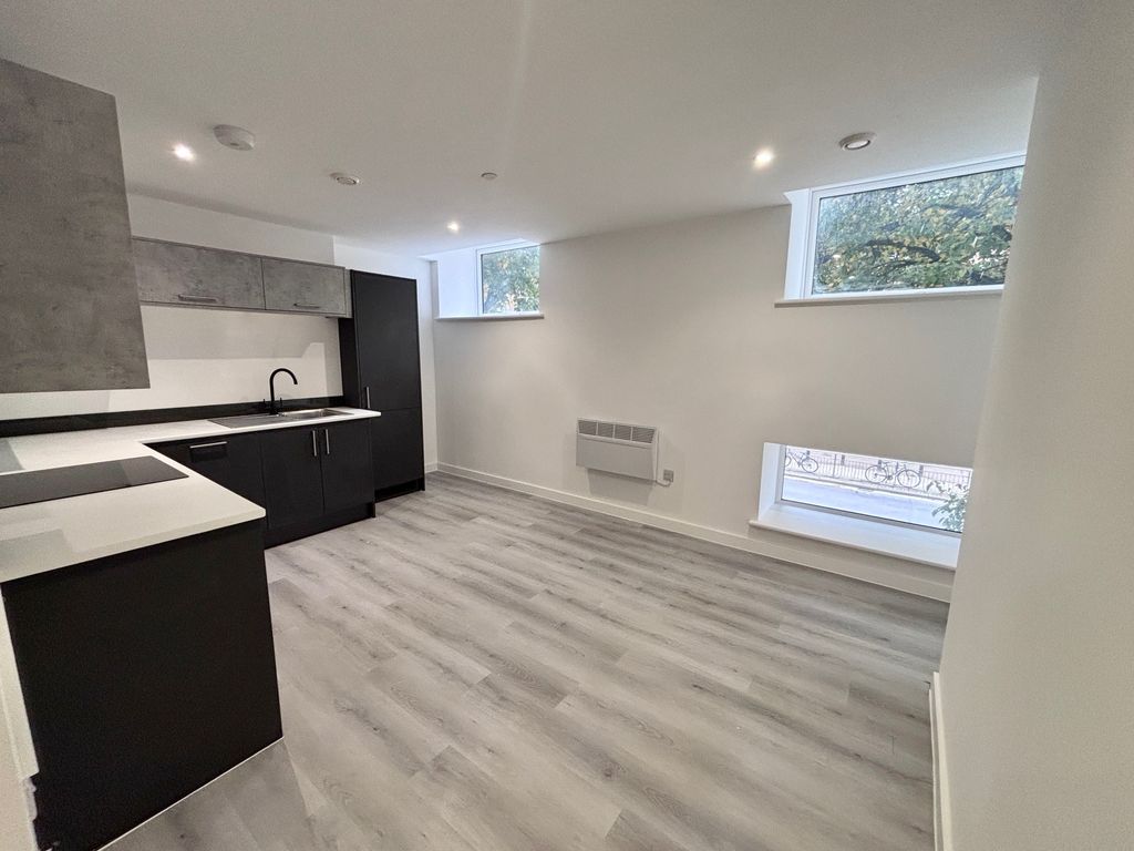 Property photo 3 of 6 Living Room