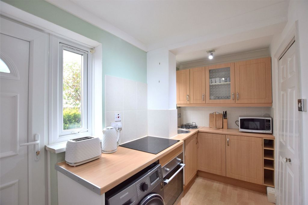 Property photo 1 of 9 Kitchen
