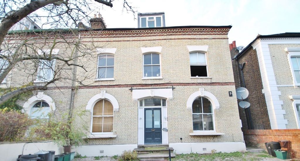 Property photo 1 of 6