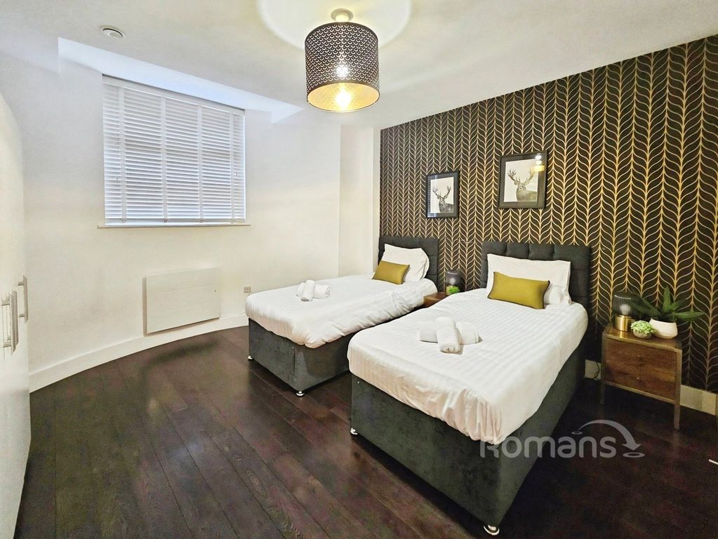 Property photo 2 of 8 Pbox-Img.Jpg