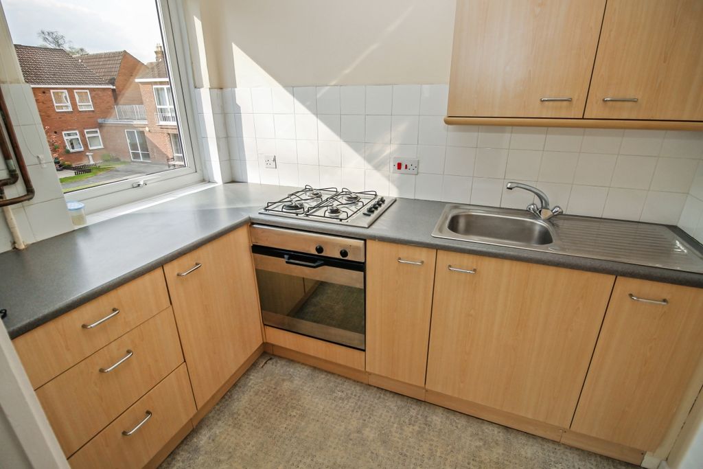 Property photo 2 of 7 Kitchen