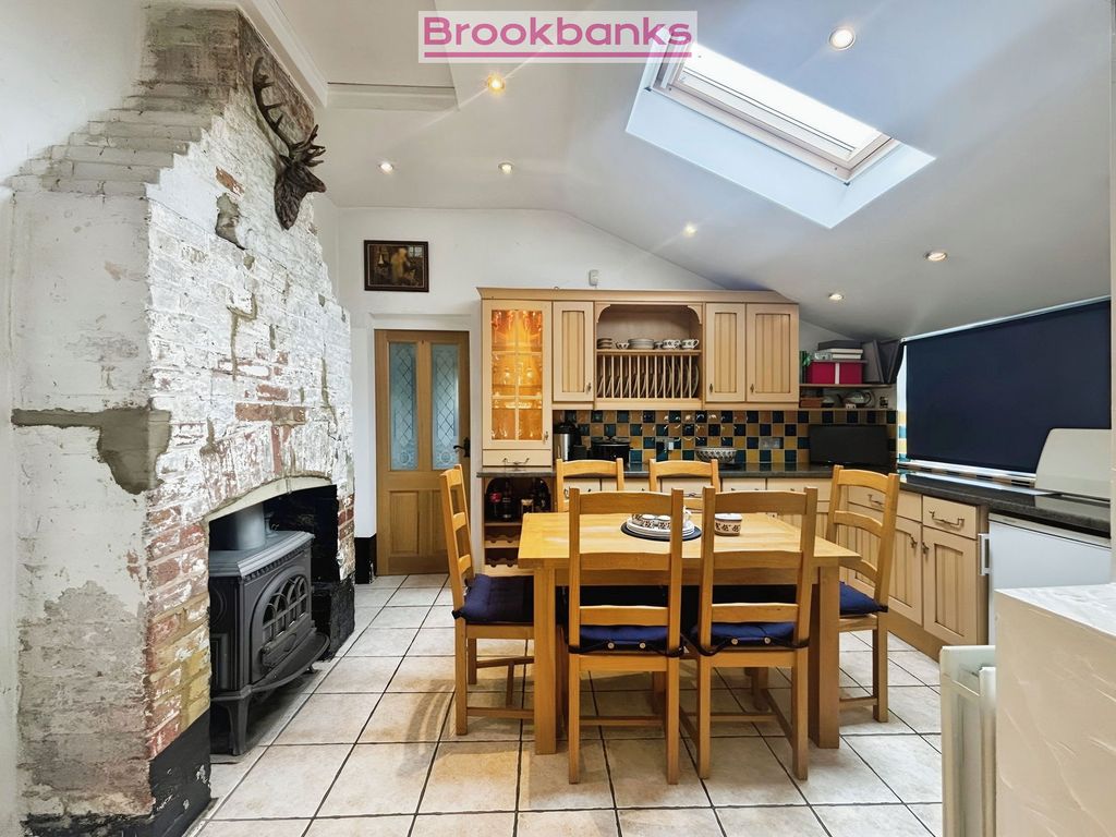Property photo 1 of 34