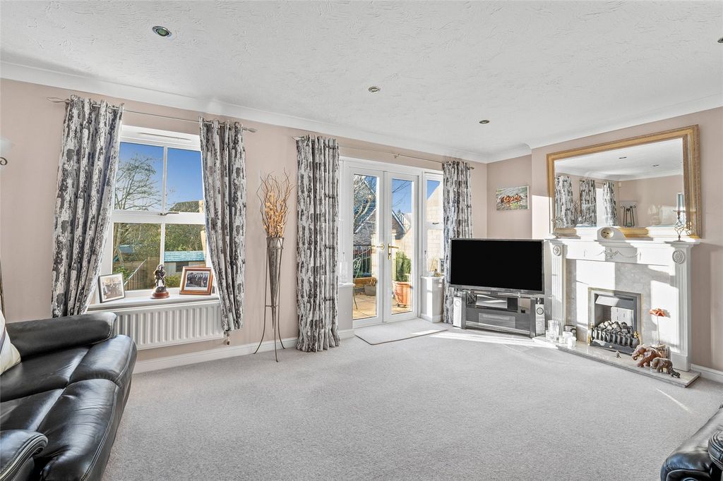 Property photo 2 of 21 Picture No. 11