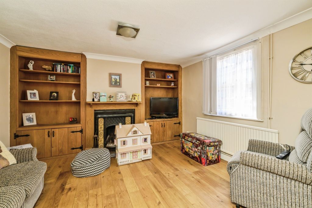 Property photo 3 of 12