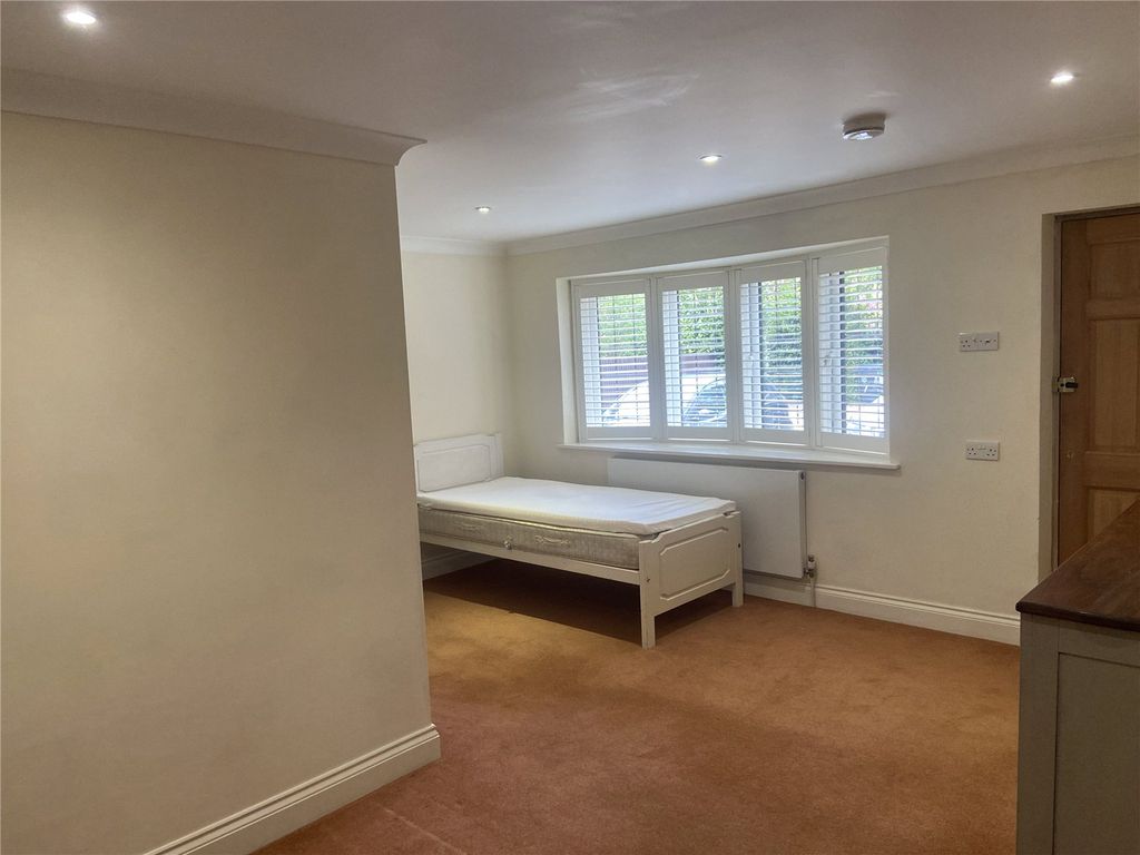 Property photo 2 of 9 Picture No. 06