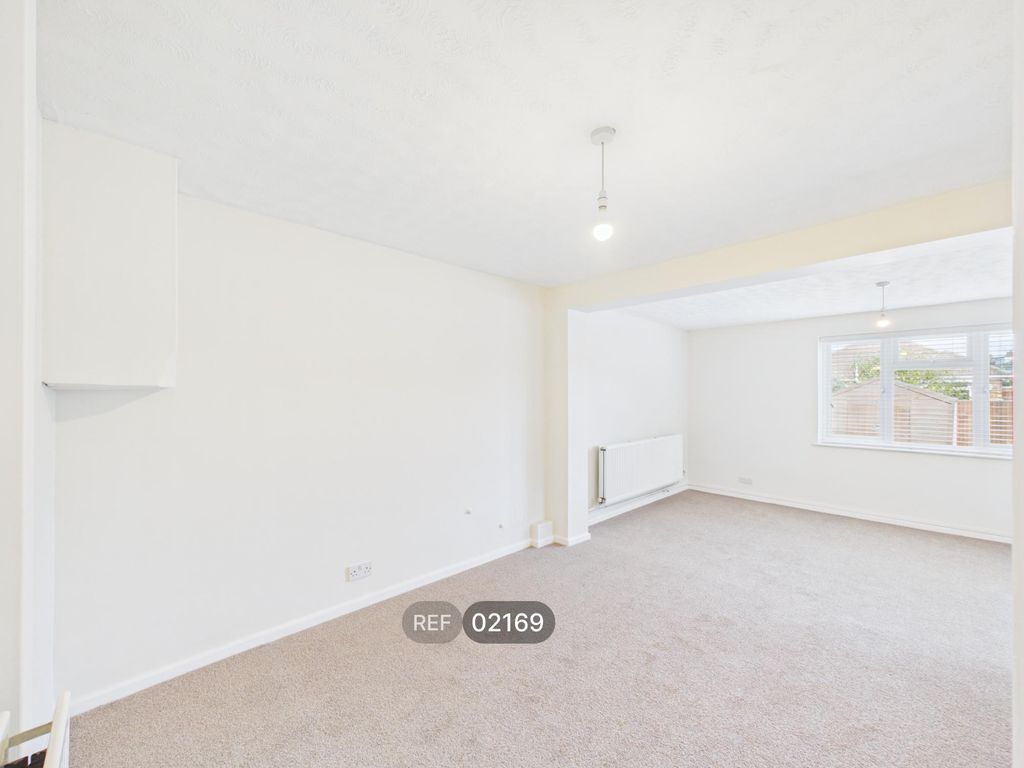 Property photo 2 of 14 Living Room