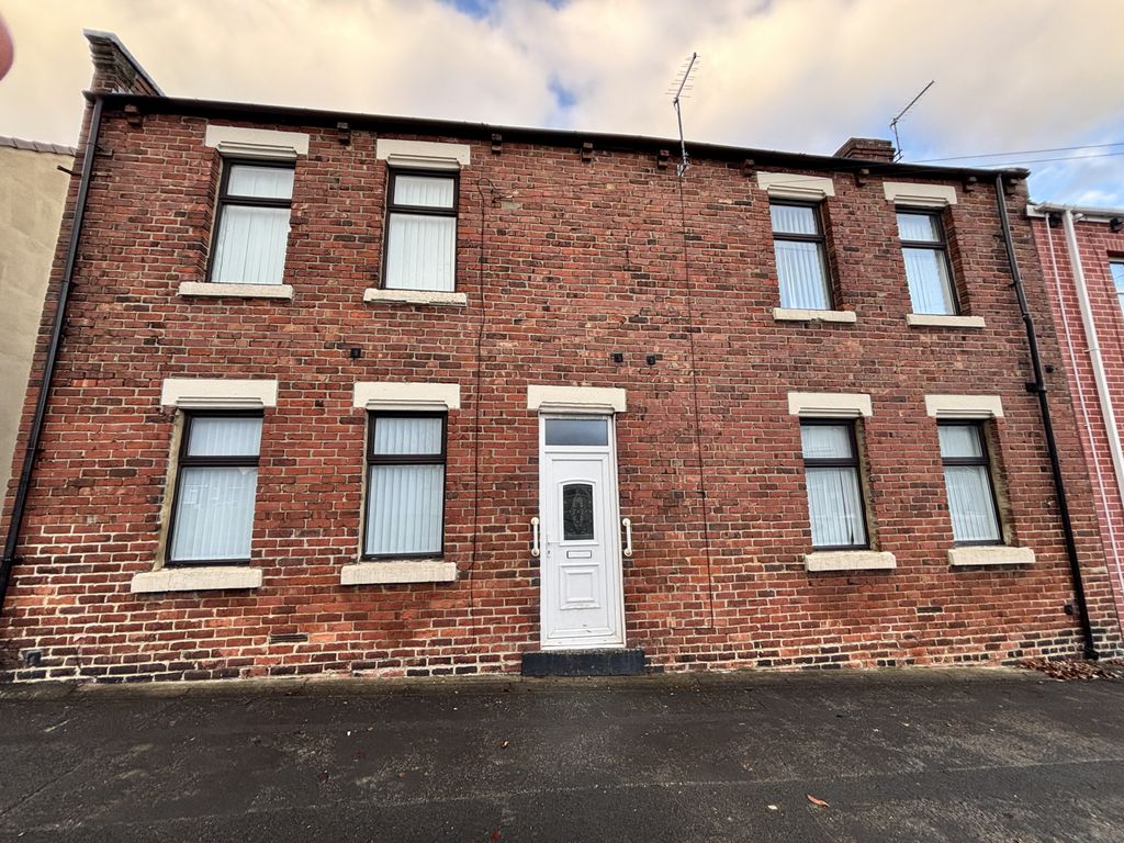 Property photo 1 of 19 Four Bed End Terrace For Sale