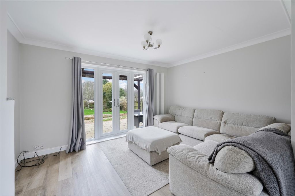 Property photo 2 of 14 Nork Rise, 26 (16 From 27)-3.Jpg