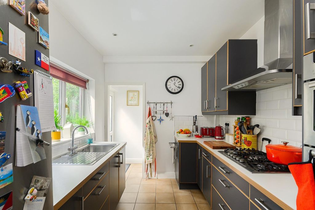 Property photo 3 of 36 9A8Rbr - Kitchen C.Jpg