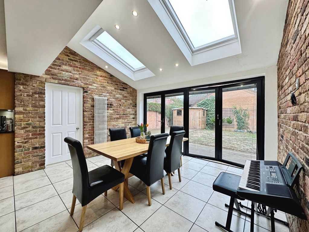 Property photo 3 of 35 Pbox-Img.Jpg