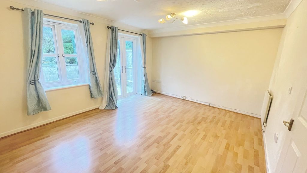 Property photo 2 of 10 Living Room
