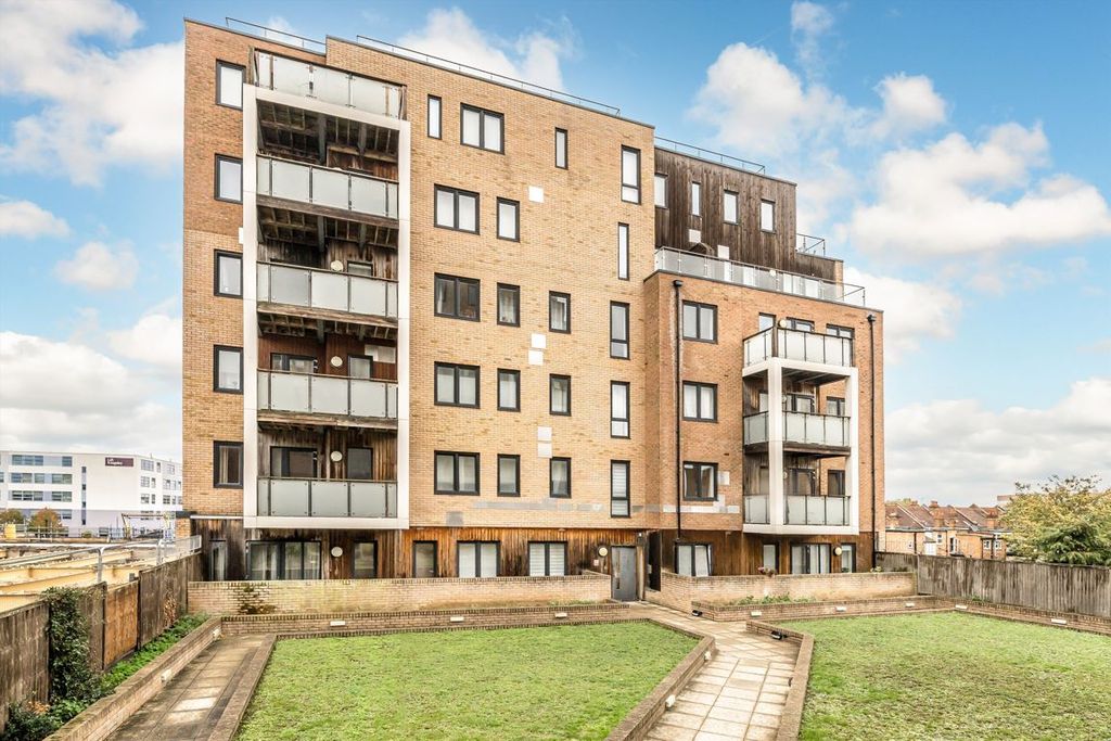 Property photo 1 of 8