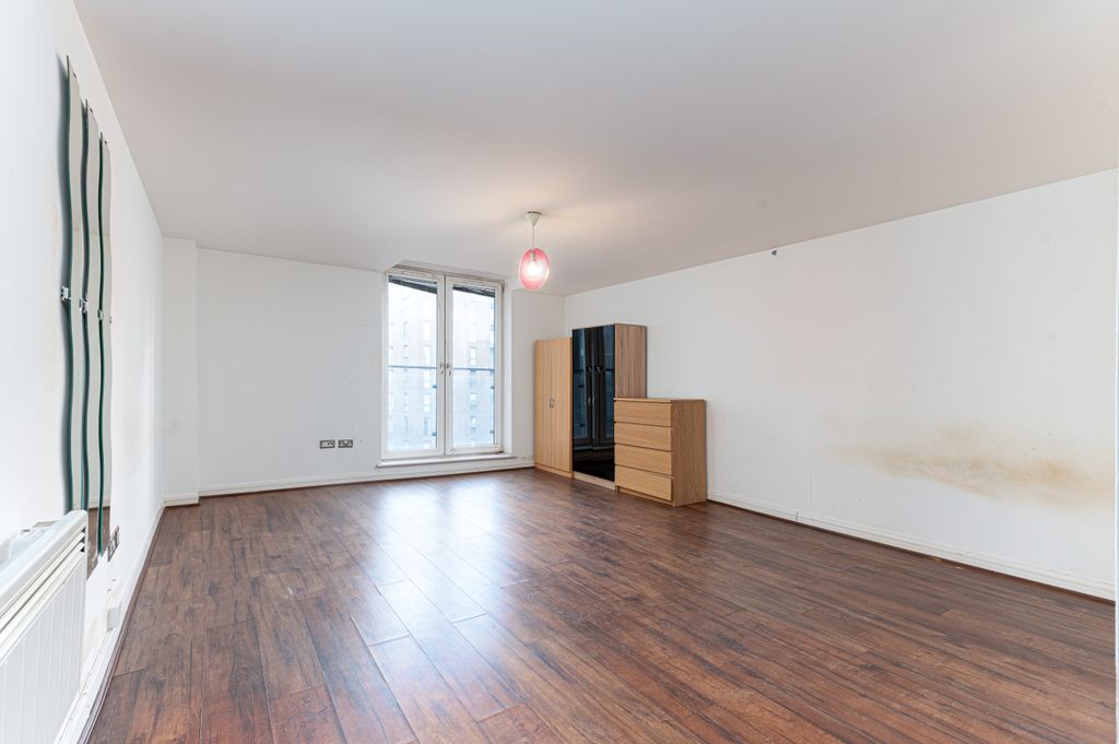 Property photo 2 of 11 01