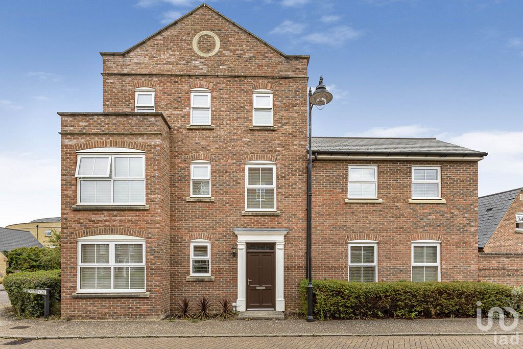 Property photo 2 of 41