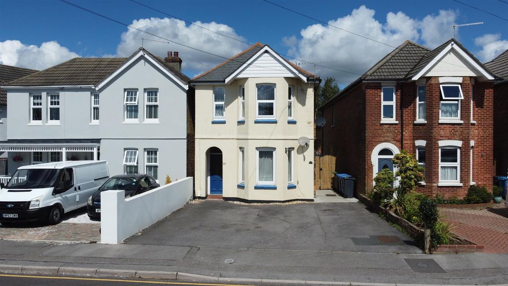Property photo 1 of 10 Front