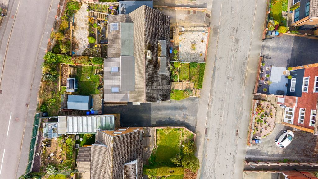 Property photo 3 of 32