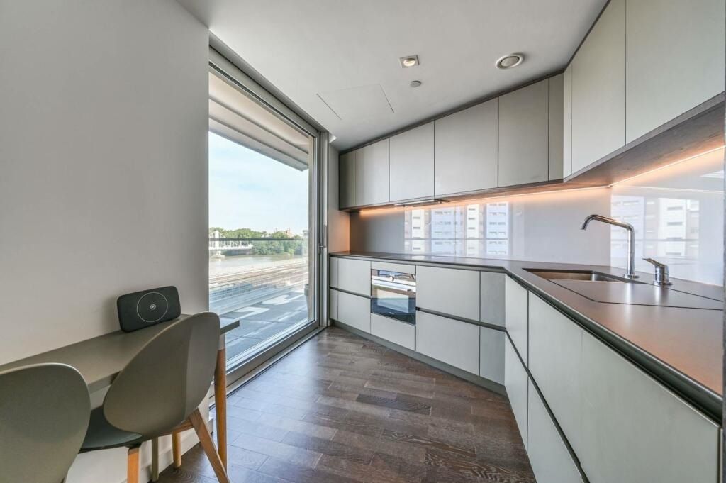 Property photo 3 of 8 1