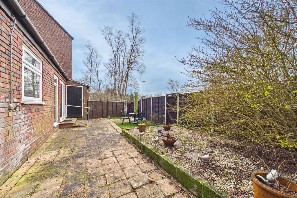 Property photo 3 of 8 Picture No. 13