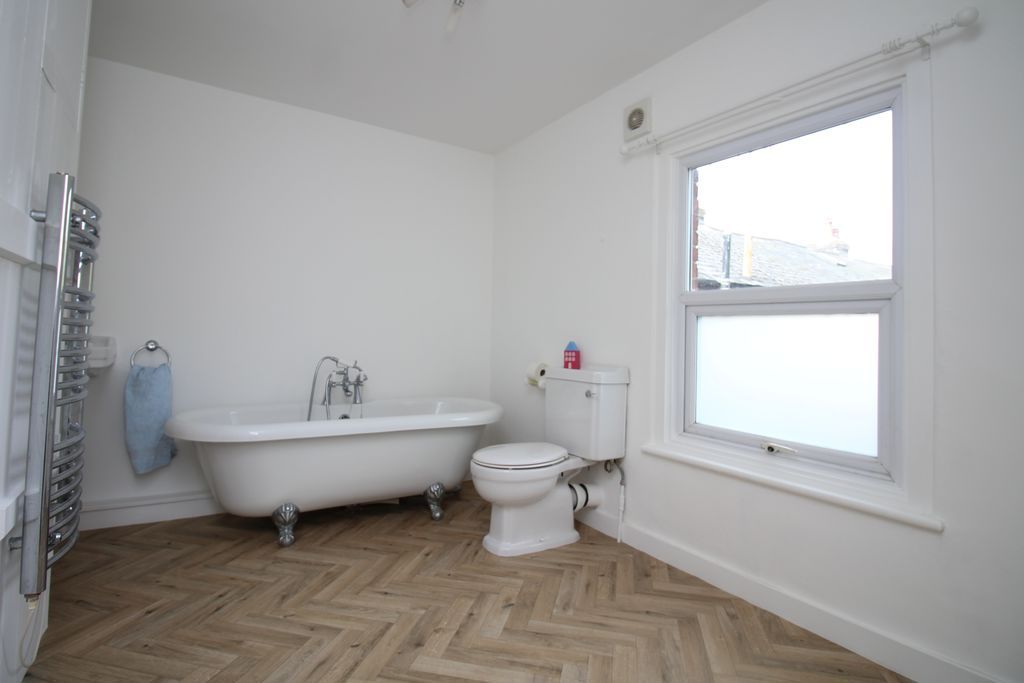 Property photo 3 of 19 Photo 5