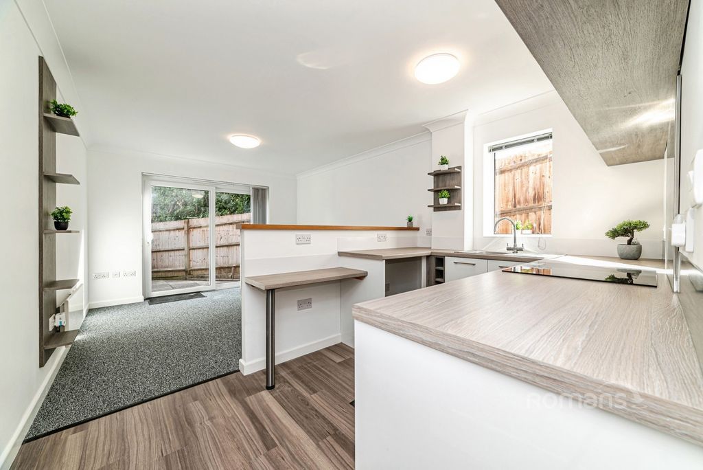 Property photo 3 of 16 Pbox-Img.Jpg