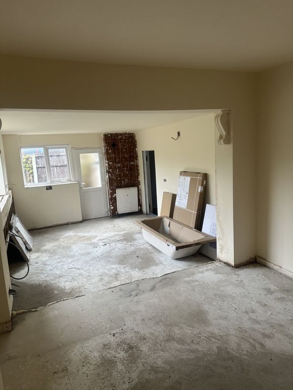 Property photo 3 of 23