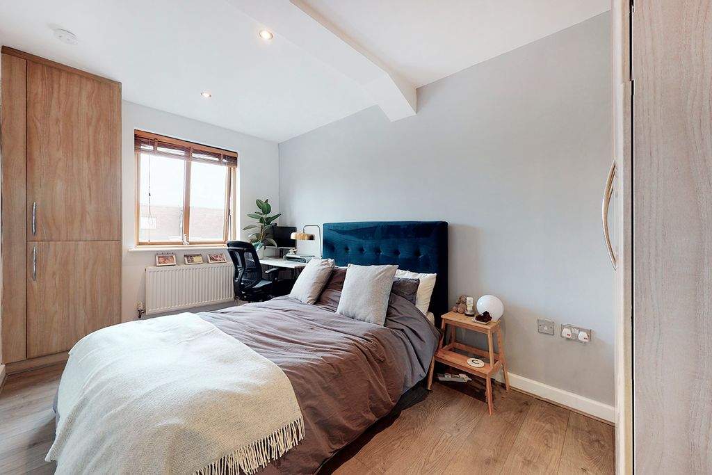 Property photo 3 of 8