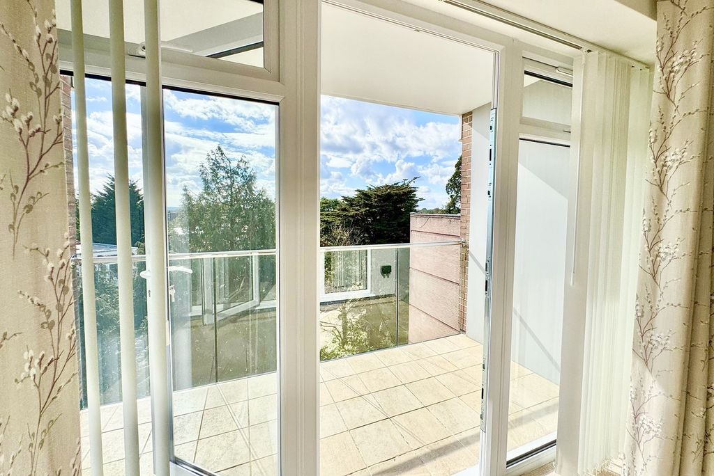 Additional image 14 of 4 bed flat for saleWestern Road, Branksome Park, Poole BH13