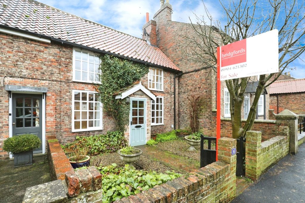 Property photo 1 of 16 Front (External)