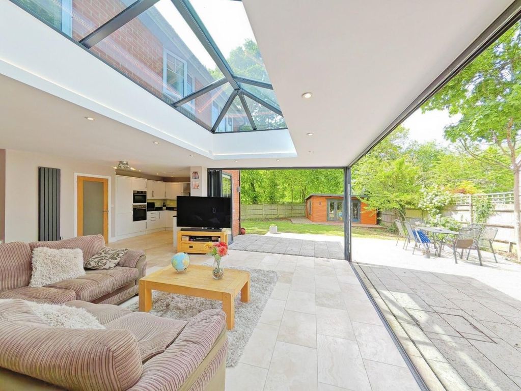 Property photo 2 of 27 37E0Ed8B-6768c8F5-6F7F-482F-B7c6-B9642740c877.Jpg