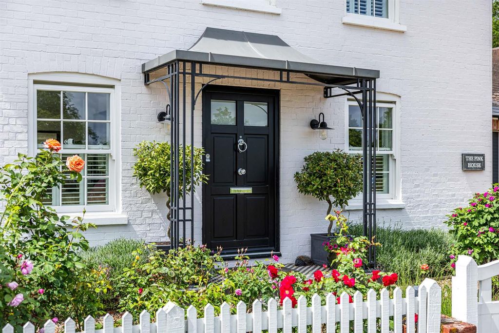Property photo 3 of 34 The Pink House, The Common, Dunsfold, Gu8 4Lj-203.