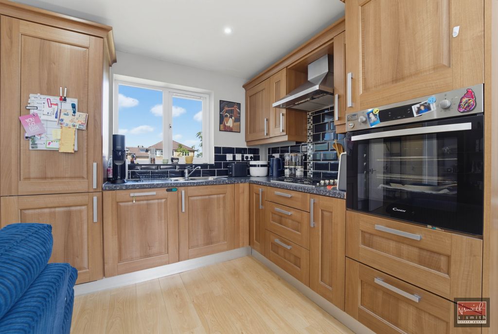 Property photo 3 of 11 Dsc04867