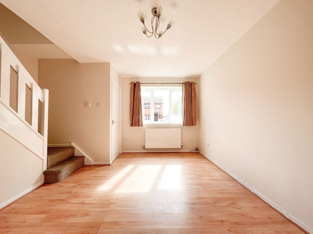 Property photo 3 of 16 Living Room