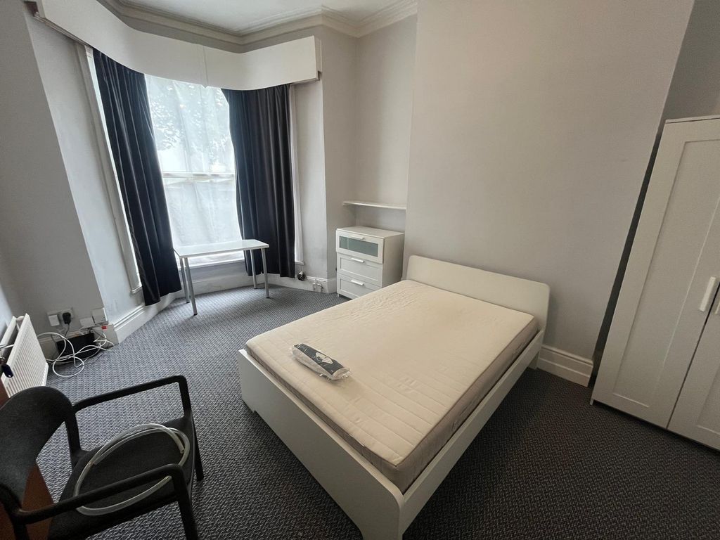 Property photo 1 of 11 x (7)