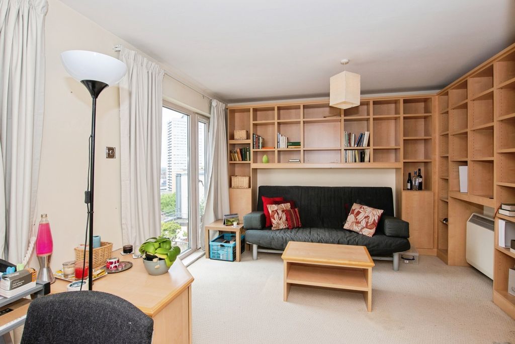 Property photo 3 of 18 Pbox-Img.Jpg