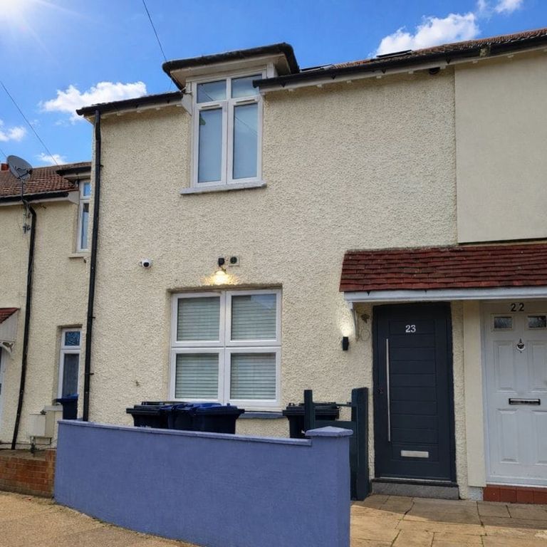 Property photo 1 of 13 House Front