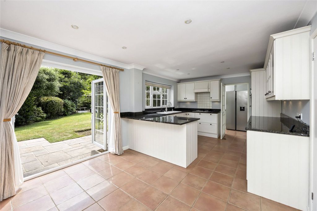 Property photo 3 of 16 Kitchen