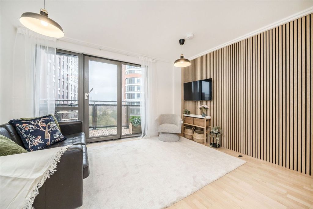 Property photo 2 of 9