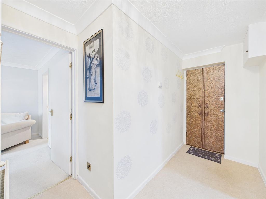 Property photo 3 of 24 Cam03844G0-Pr0359-Still002.Jpg