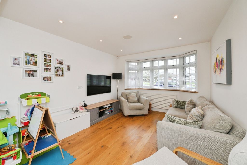 Property photo 3 of 20