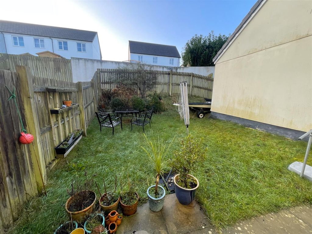 Property photo 3 of 14 Garden .Jpg