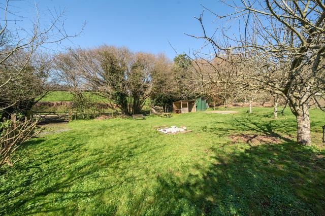 Property photo 3 of 27 Garden